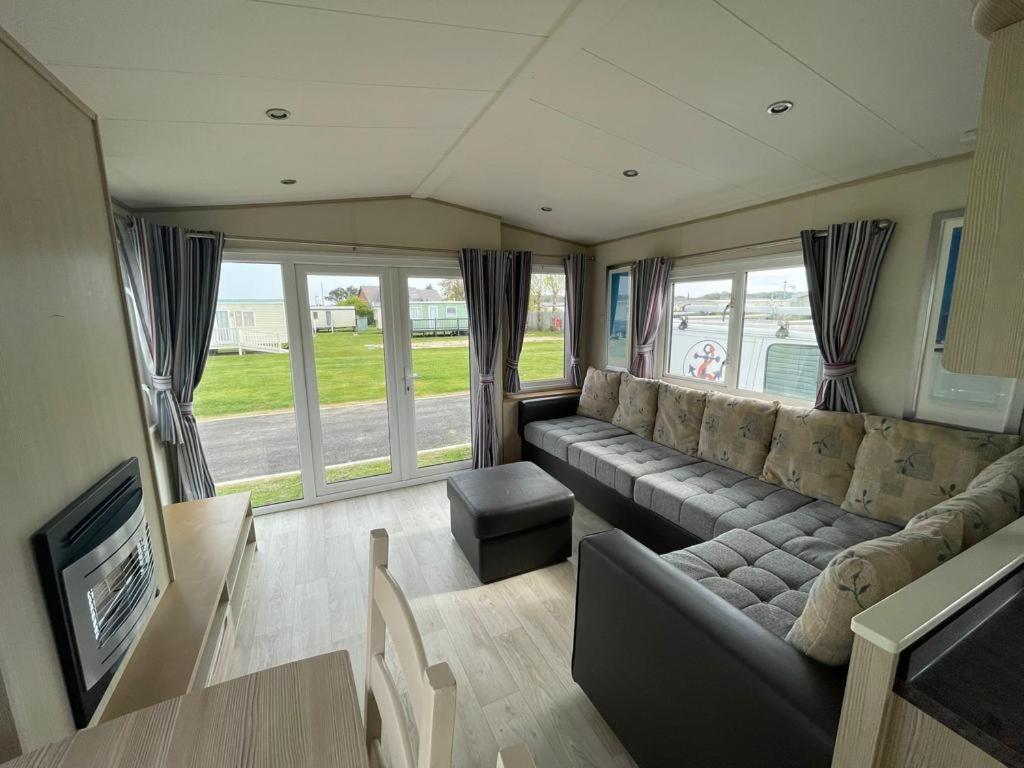 Pg177 Golden Palm Resort 8 Berth Caravan With Decking Chapel Saint Leonards Eksteriør billede