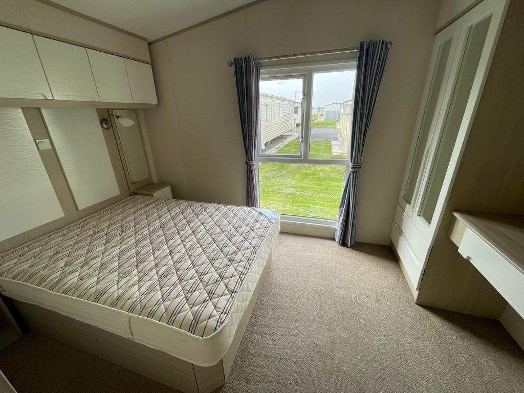Pg177 Golden Palm Resort 8 Berth Caravan With Decking Chapel Saint Leonards Eksteriør billede