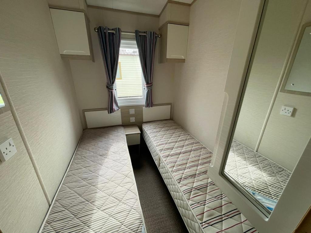 Pg177 Golden Palm Resort 8 Berth Caravan With Decking Chapel Saint Leonards Eksteriør billede