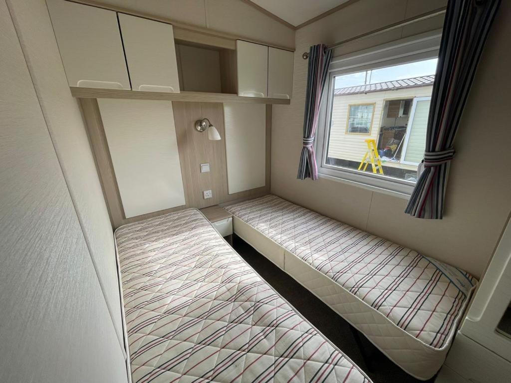 Pg177 Golden Palm Resort 8 Berth Caravan With Decking Chapel Saint Leonards Eksteriør billede